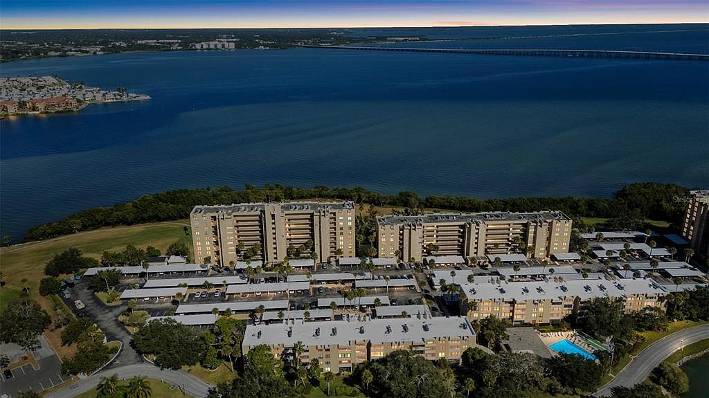 2614 Cove Cay Dr UNIT 105