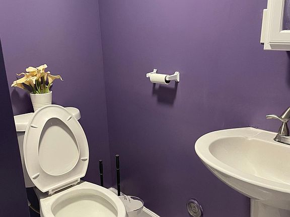 3rd image of 119 Chadwick Ave #3