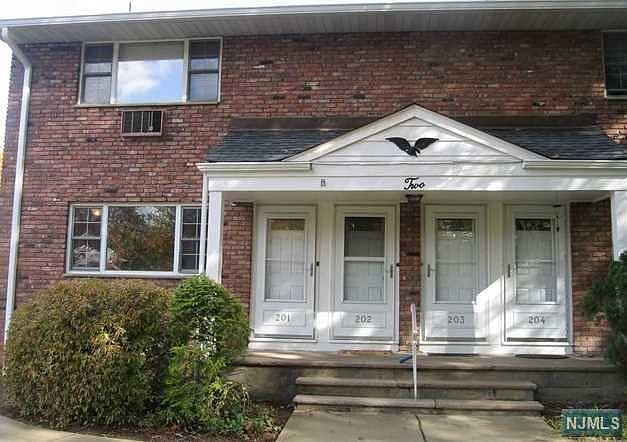 1st image of 205 Washington Dr