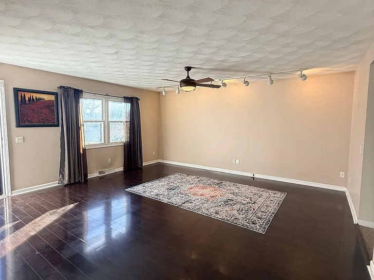 3131 Turning Mill Dr — Photo 3