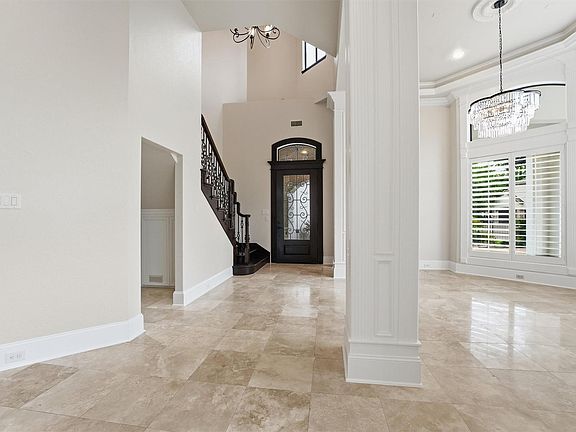 4th image of 70 Quail Rock Pl