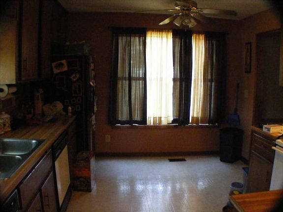 4th image of 2557 Blakely Ct NE