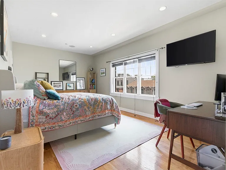 345 W Broadway #8 — Photo 13