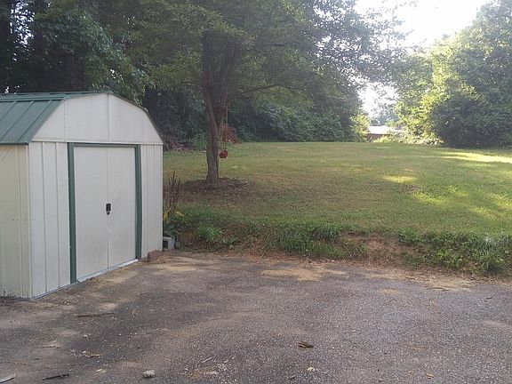 4th image of 1212 Wadsworth Dr