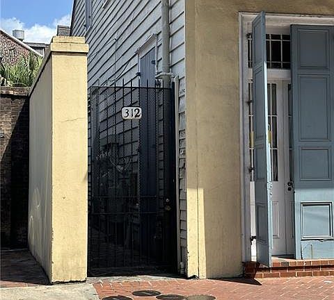 2nd image of 312 Dauphine St
