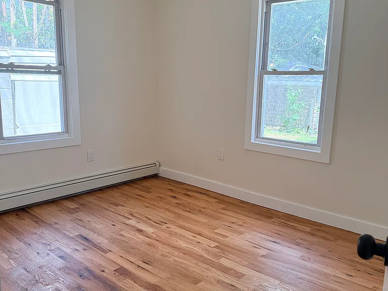 207-209 Hansbury Ave #1 — Photo 6