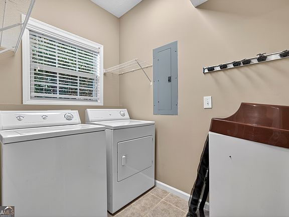 3rd image of 549 Old Phoenix Rd #101