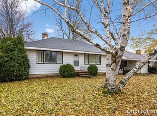 1523 12 Mile Rd NW, Sparta, MI 49345