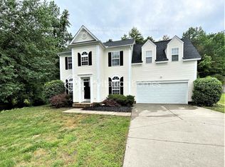 9537 Green Apple Dr, Charlotte, NC 28215