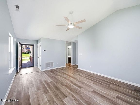 3rd image of 7006 Little Oak Ct
