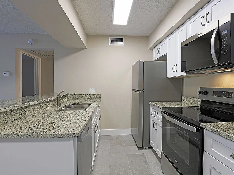 5331 Summerlin Rd #3102