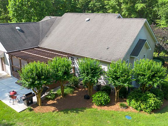 4th image of 171 Jay Ct