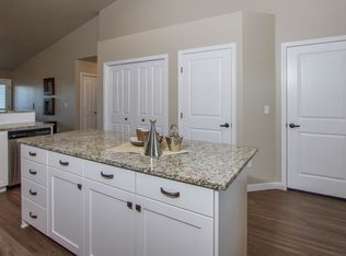 2715 E Apricot Dr, Meridian, ID 83646