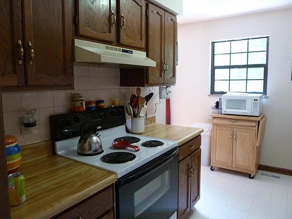 5th image of 712 Ike Ln