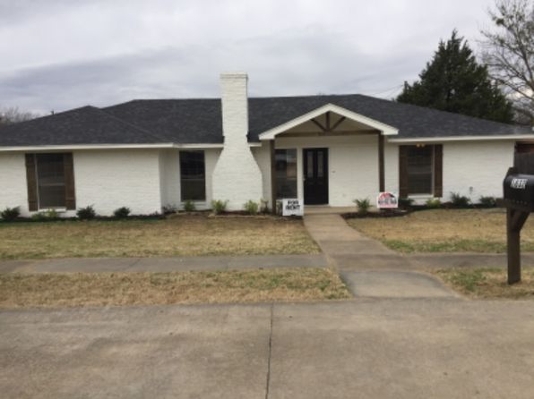 1832 Woodbridge Dr