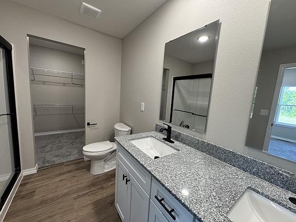5th image of 1401 S Barnard Way
