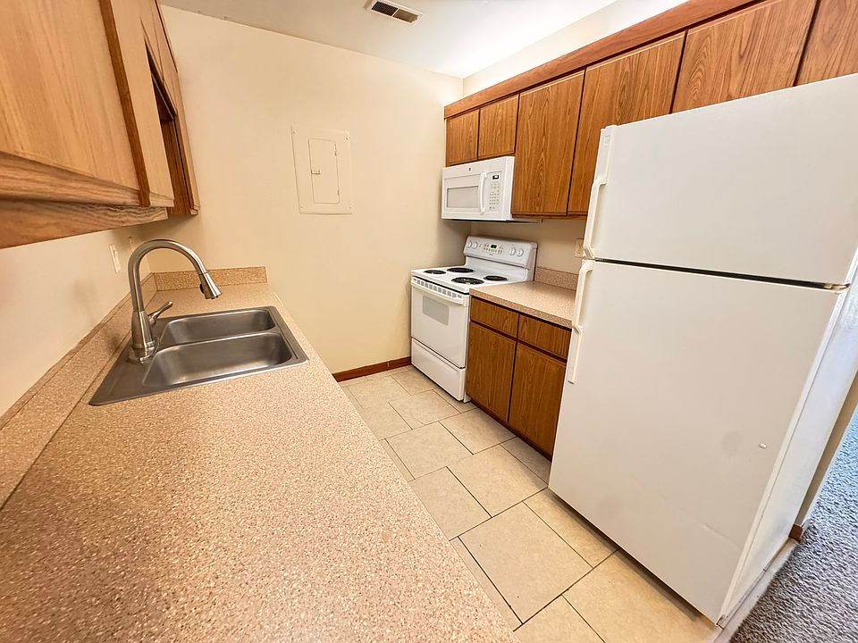 1st image of 5100 Emerald Dr #22