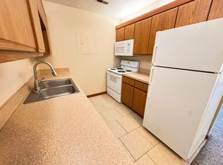 5101 Emerald Dr #20, Lincoln, NE 68516