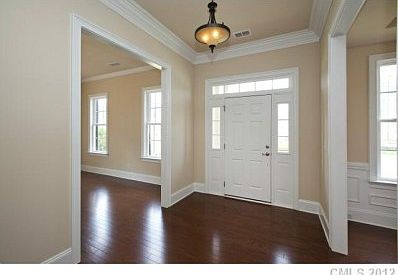 1st image of 105 Grayfox Dr #2