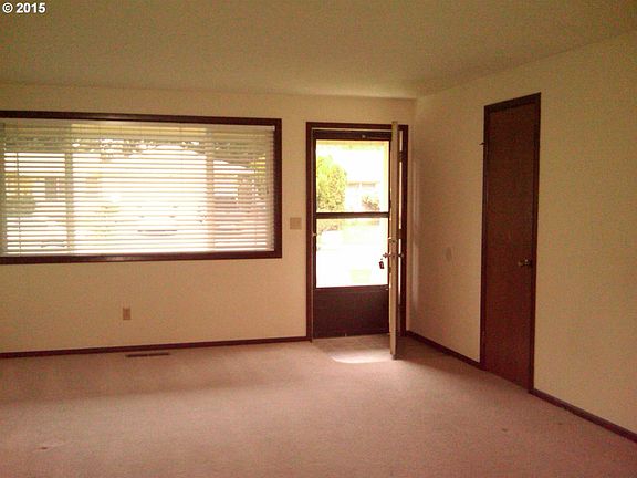 4th image of 164 NE 40th Ave