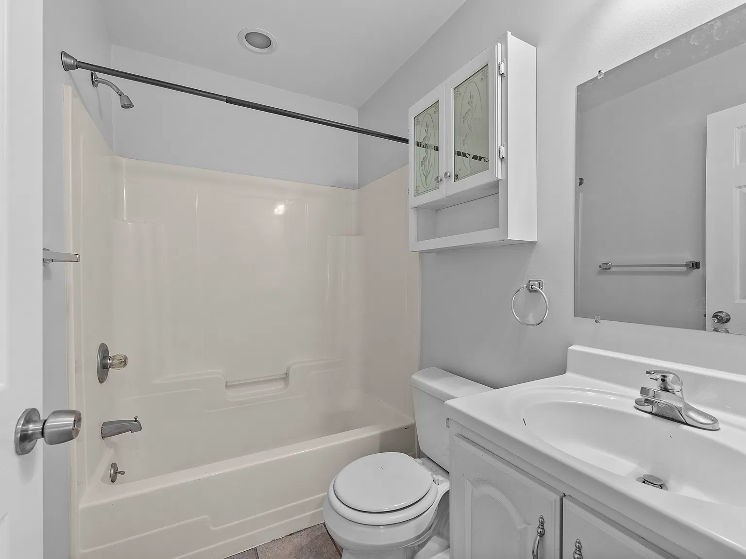 3 bed, 1200 sqft, $2,700 — Photo 4
