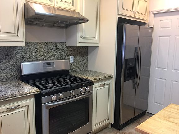 3rd image of 16437 Campo Real Dr