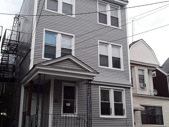 4th image of 122 Virginia Ave #2