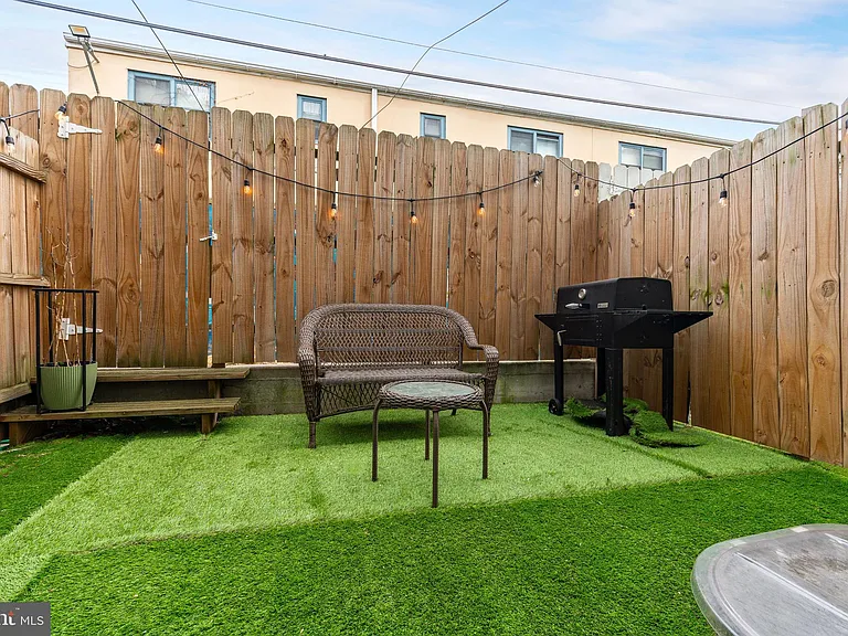 2147 Cross St — Photo 10