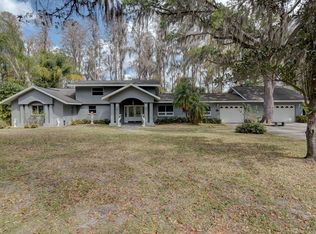 5713 Half Moon Lake Rd, Tampa, FL 33625