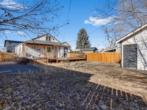 736 SW 10th St, Redmond, OR 97756