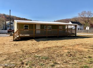 329 Byrd Ave, Harriman, TN 37748