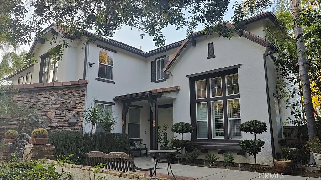 4 bed, 3829 sqft, $5,500 — Photo 4