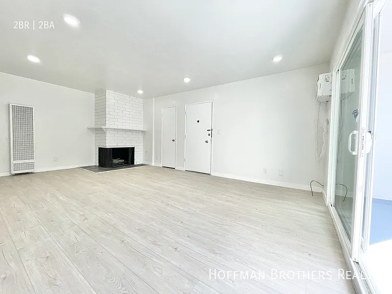 1017 Ocean Park Blvd #5 — Photo 7