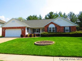 608 Sunny Brook Rd, Springfield, IL 62702