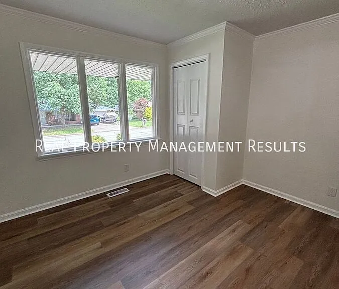 5041 E Sherwood Dr — Photo 10