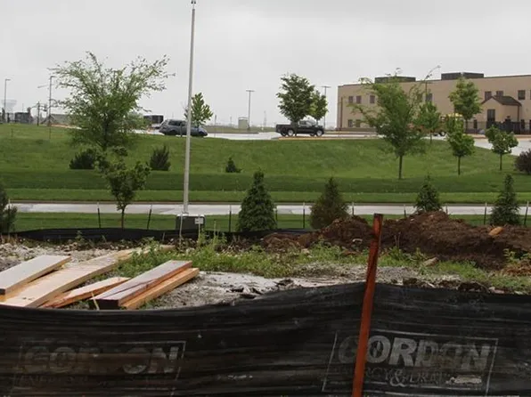 21706 W 116th Ter, Olathe, KS 66061