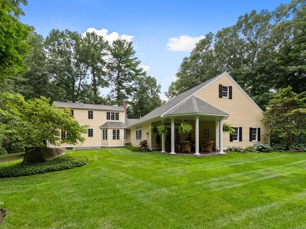 22 Westover Dr, Lynnfield, MA 01940
