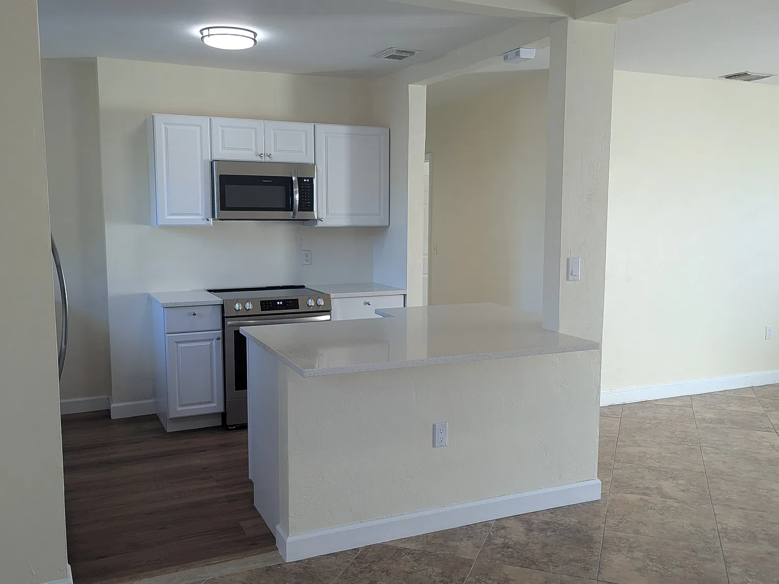 3 bed, 1438 sqft, $3,500 — Photo 4
