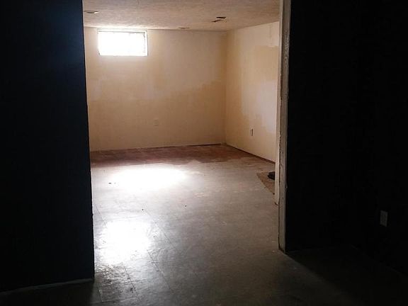 5th image of 1939 Winfield Ave