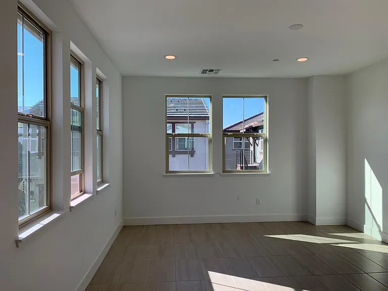 1411 S Durant Ter — Photo 4