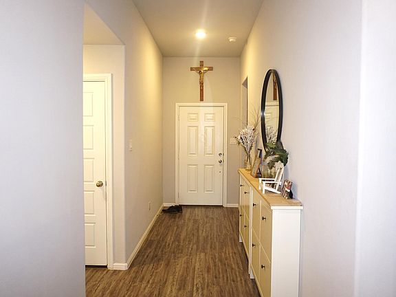 3rd image of 229 Wild Onion Ln