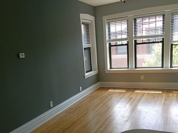 2nd image of 5024 N Winthrop Ave APT 3E
