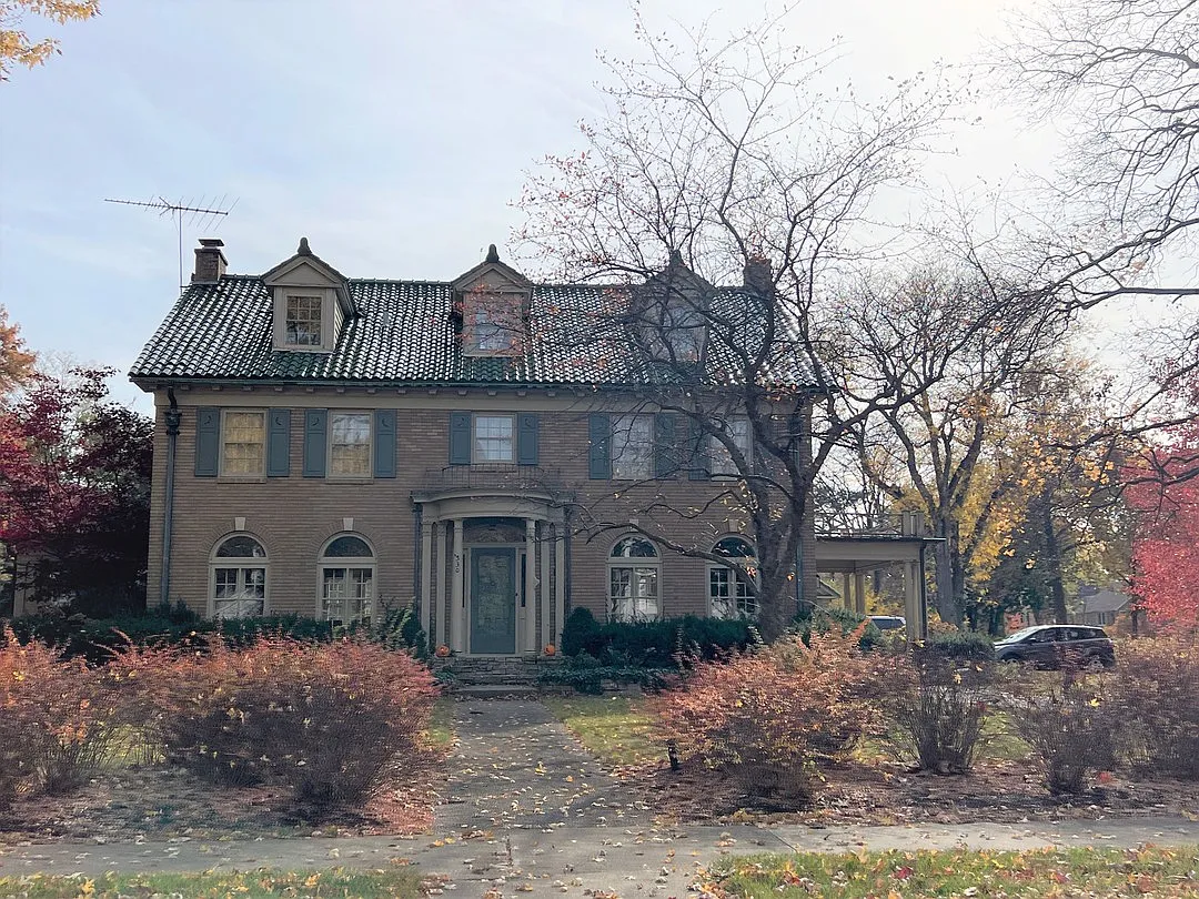 330 North Ave photo 1
