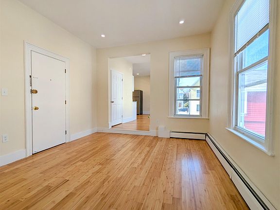 3rd image of 19 Cameron Ave #R