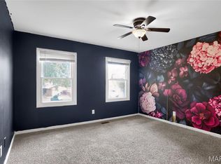715 Valencia Ave, Saint Louis, MO 63138