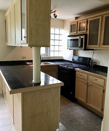 4th image of 7214 Oak Ave #3