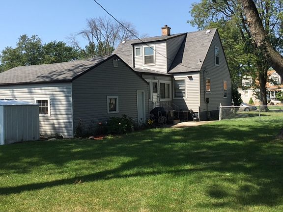 2nd image of 5425 W 89th St