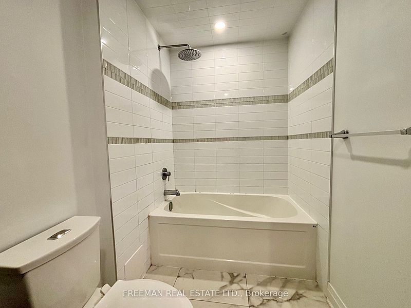 Toronto Townhouse for rent - 2 Bedrooms — photo 10