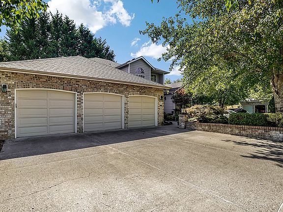 3rd image of 3106 SE 172nd Ave