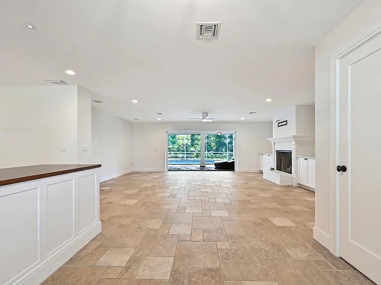 508 Devils Ln — Photo 3